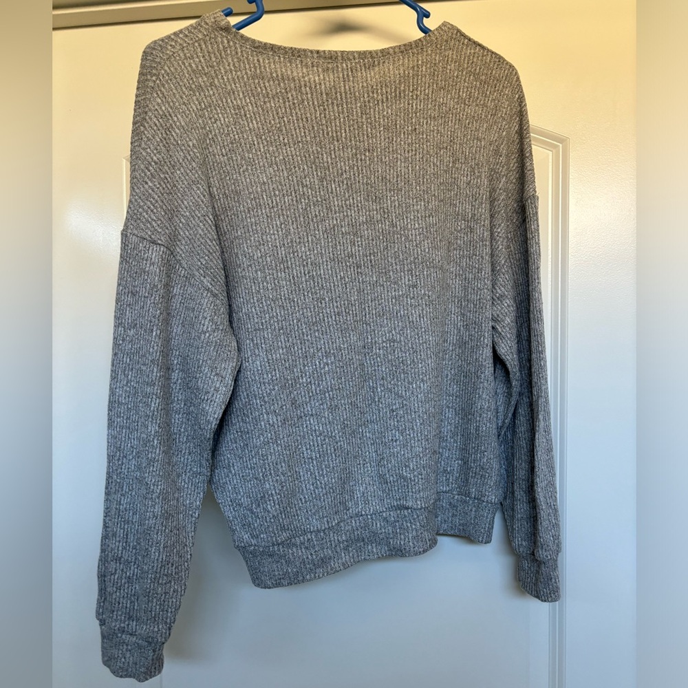 Light weight sweater size small